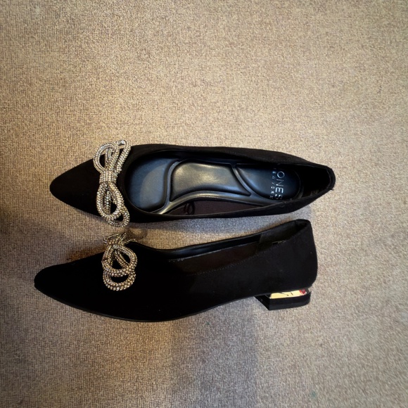 $69.50 Jones New York Women's Quinnie Pointed Toe Embellished Dress Flats size 9 - Picture 5 of 12